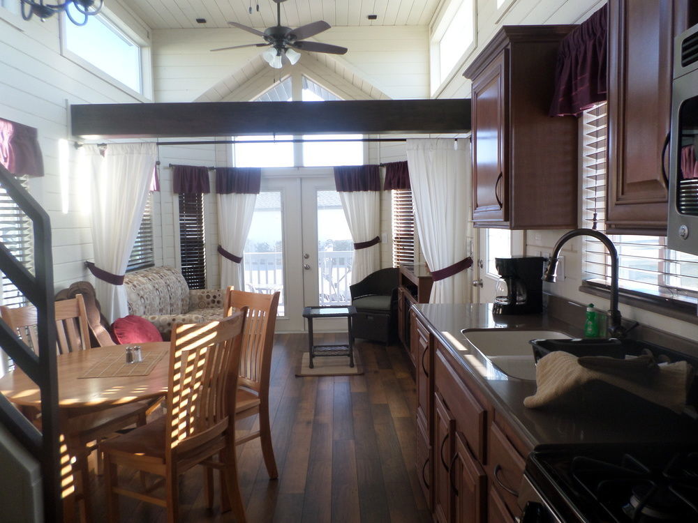 Vines Rv Resort 佩索罗伯斯 外观 照片