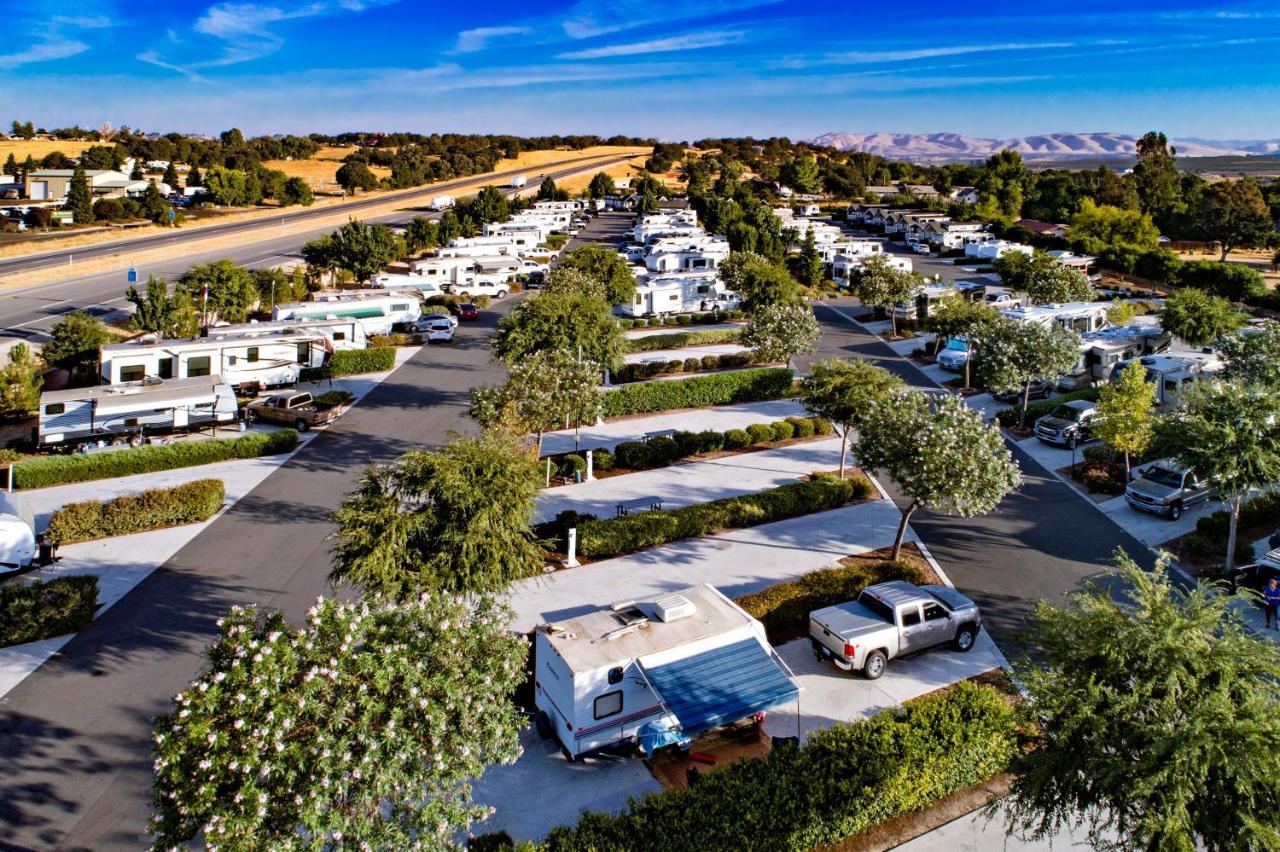 Vines Rv Resort 佩索罗伯斯 外观 照片