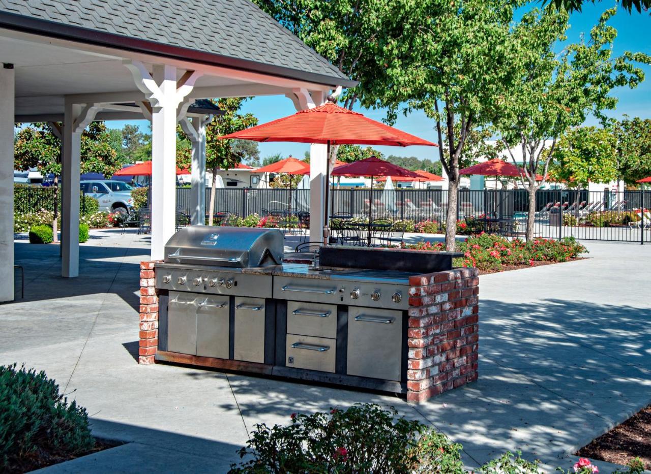Vines Rv Resort 佩索罗伯斯 外观 照片