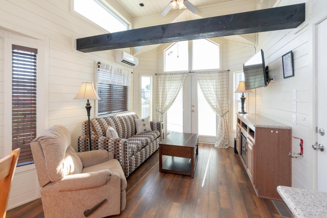 Vines Rv Resort 佩索罗伯斯 外观 照片