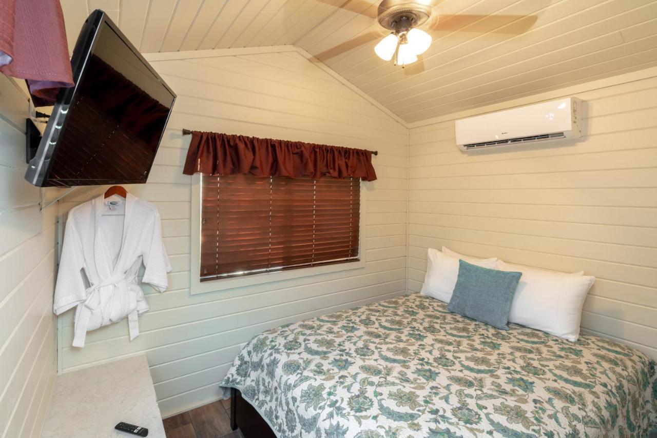 Vines Rv Resort 佩索罗伯斯 外观 照片
